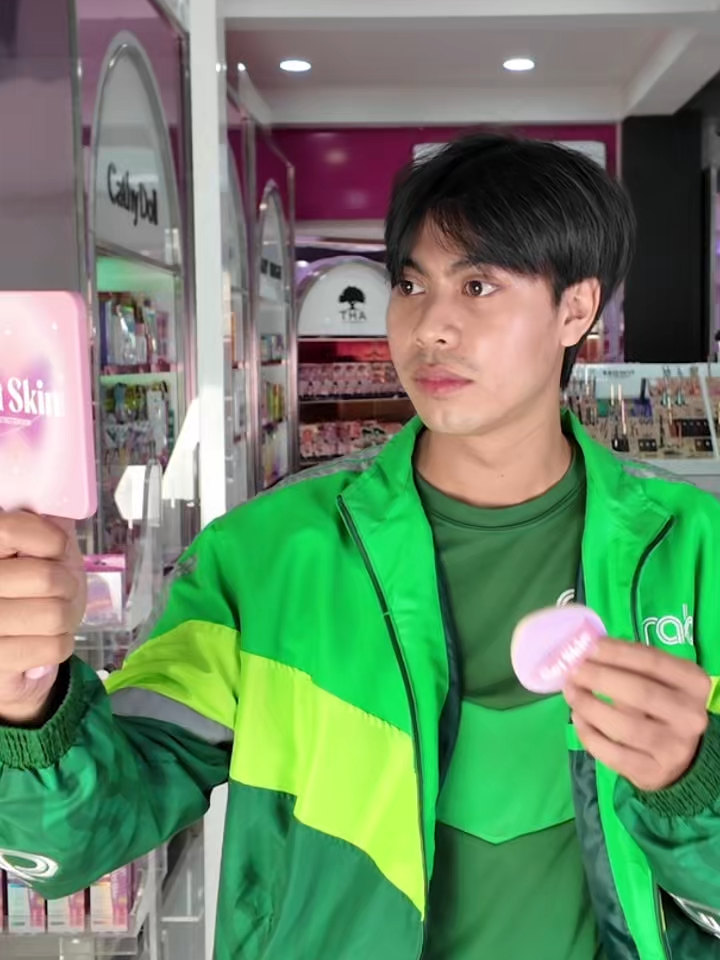 ออกแดด...มั่นใจได้เลย 😎 เพราะผิวไม่หมอง ไม่เยิ้มแน่นอน ! #รองพื้นกู้ผิว . 💜 𝑩𝑬𝑻𝑻𝑬𝑹 𝑺𝑲𝑰𝑵 𝑭𝑶𝑼𝑵𝑫𝑨𝑻𝑰𝑶𝑵 𝑺𝑷𝑭 50+ 𝑷𝑨++++ ✅ มีให้เลือก 5 เฉดสี 01 Fair ❄️ | 02 Ivory 🌸 | 03 Medium 🌼 | 04 Sand ☀️ | 05 Honey 🍯 . 🛒 ช้อปเลยที่ TikTok Shop >> https://vt.tiktok.com/ZSSDVNnEk/ . #GetSkin #GetSkinOfficial #GetSkinThailand #CleanBeauty #MakeupCare