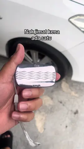 Sangat membantu, setiap kereta kena ada satu #wiper #fyp #wiperblades 