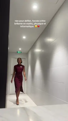 😔💔 #becominglea #corporategirl #maths #informatique #humour 