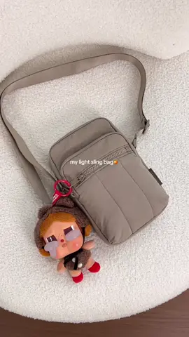 I‘m team “easy-going with a small bag.”How about you？🍊#bagsmart #crossbodybag #whatsinmybag #slingbag #OOTD #unboxing #summervibe #phonecase #phonebag 