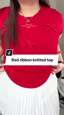 Christmas OOTD idea ♥️ #ribbon #ribbontop #knitted #knittedtop #redtop 