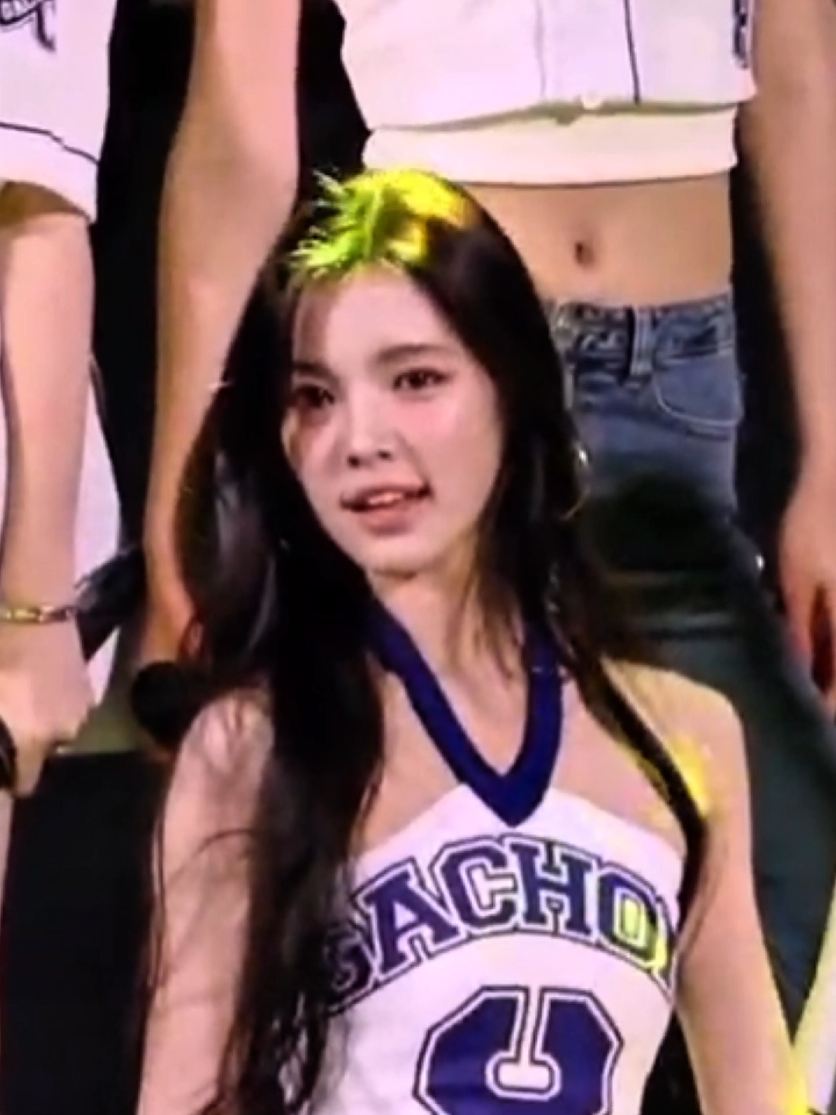 pesona kembang desa 🔥 #YUHA #hearts2hearts 