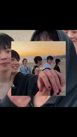 ide dari mana coba beda tangan beda warna #winter #jungkook #bangtan #bts #aespa 