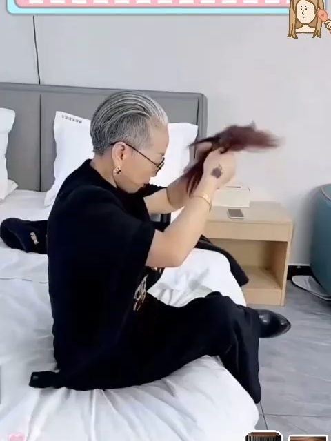 【Peningkatan produk baru!】 Gandakan teksturnya! 】Tidak perlu lagi membuang-buang uang di tempat pangkas rambut! Tongkat pewarna rambut sekali pakai ini secara efektif menutupi uban, mengoleskan warna rambut, dan mewarnai rambut tanpa merusak kulit kepala Anda! 🔥Harga yang sangat rendah❗❗-635459