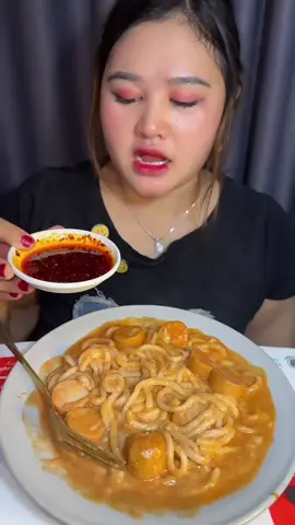 Buat kalian yang suka makanan creamy harus cobain mie ini sih !! 