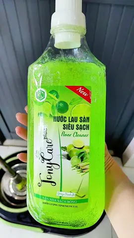 Chai lau sàn Tony Care hương sả chanh  #TaphoameSu #nuoclausan #khumuihoi #fyp 