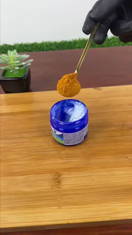 Put this in Vicks and thank me later 😱 #fblifestyle #NaturalRelief  #JointCare  #turmericbenefits  #notmedicaladvice 