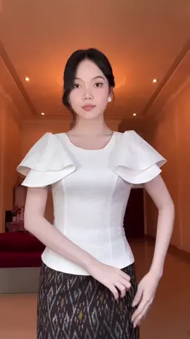 ថ្ងៃនេះសាក់ធ្វេីម៉ូតសក់តារាទៅវត្តម្តងមេីស 😅🤍 #hairstyle #ប្រាថ្នា #foruyou 