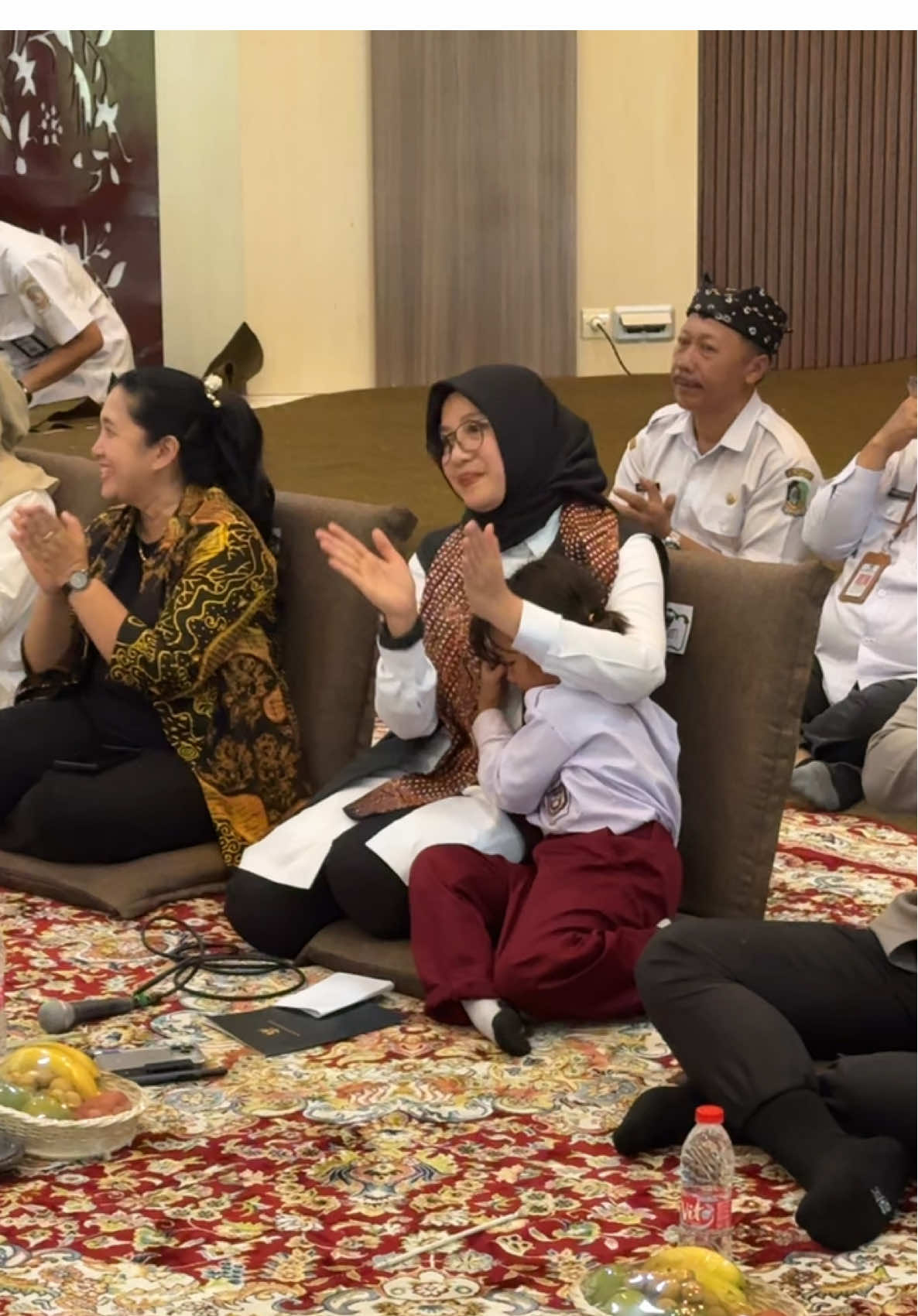 Bersama adik2 pelajar Sekolah Rakyat 🇮🇩 #banyuwangi #bupati #bupatibanyuwangi #sekolahrakyat 