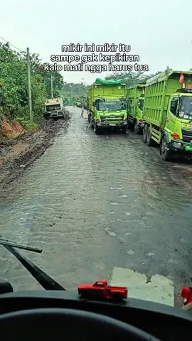 #CapCut jangan sampai lalai karna duniawi, copy #storyhauling #haulingbatubara #drivermuda 