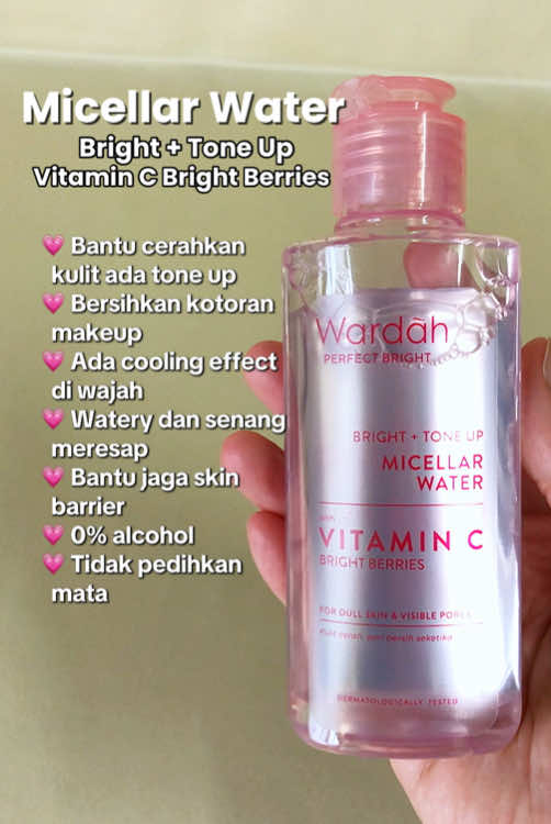 Micellar Water Wardah memang dah jadi fav i tau 😍 💗 Bantu cerahkan kulit ada tone up 💗 Bersihkan kotoran makeup 💗 Ada cooling effect di wajah 💗 Watery dan senang meresap 💗 Bantu jaga skin barrier 💗 0% alcohol 💗 Tidak pedihkan mata #micellarwater #makeup #makeupremoval #cleanser #wardah 