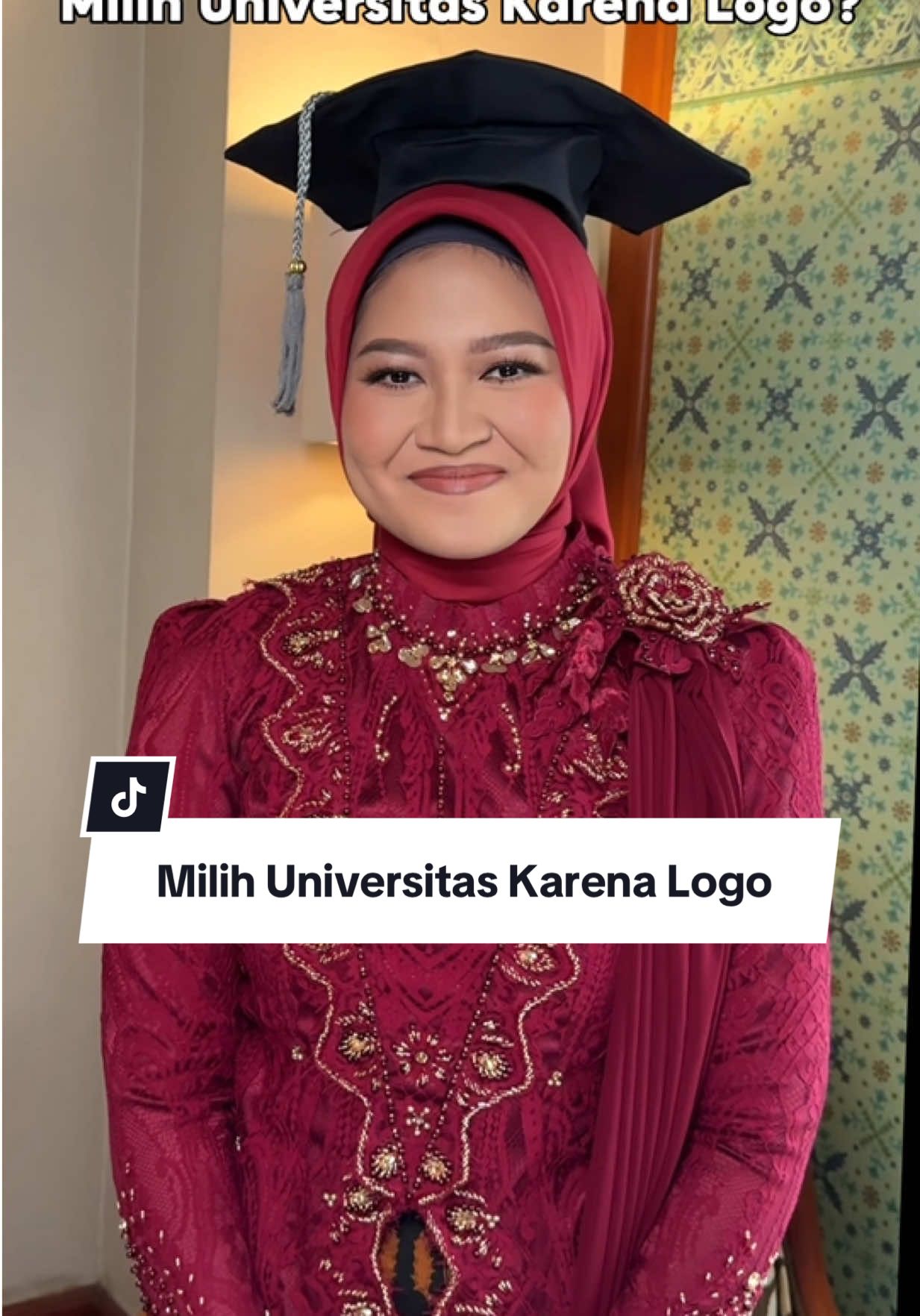 Ada-ada aja alasan milih universitasnya ❣️ #makeupwisuda #makeupartistjakarta #muajakarta 