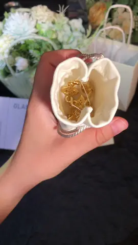 Best Gift-Four-Leaf Clover Bracelet👌😆👧 #hiphopculture  #bracelets  #gifts  #OOTD  #fashion 