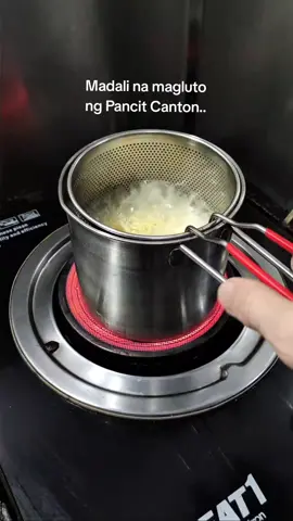 Mahilig ka rin ba sa pancit canton? Mas madali na magluto ng pancit canton gamit ang Stainless Deepfryer with Strainer na to. Multi-function kaya pwede pang laga o pirito. #deepfryer #pancitcantonhack #householditems #kitchengadgets #kitchenmusthave 