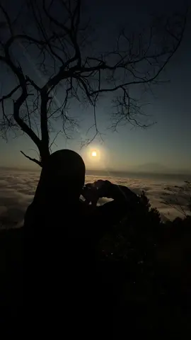 Gunung Giyanti Via Malanggaten dengan view lautan awannya✨ 📍Malanggaten Balesari Windusari Magelang#gununggiyanti #puncakmerahputih #exploremagelang #pendakipemula #fyppppppppppppppppppppppp 