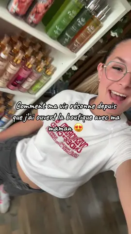 Déjà 1 an que notre boutique est ouverte 😍 1 an d’épanouissement, 1 an de travail et c’est pas fini, 1 an de surprise @La boutique de steph 🌸 @lambret stephanie ❤️ #pourtoi #boutique #cosmetics #merefille #boutiqueadomicile 