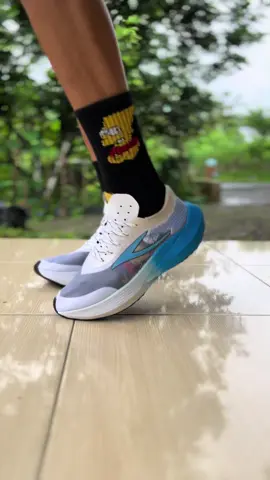 Akhirnya dapet juga zevma rausta yang belum kebagian cek dikeranjang bawah ya #sepatuoriginal #sepaturunning #zevma #sepatulari #sepatuolahraga 