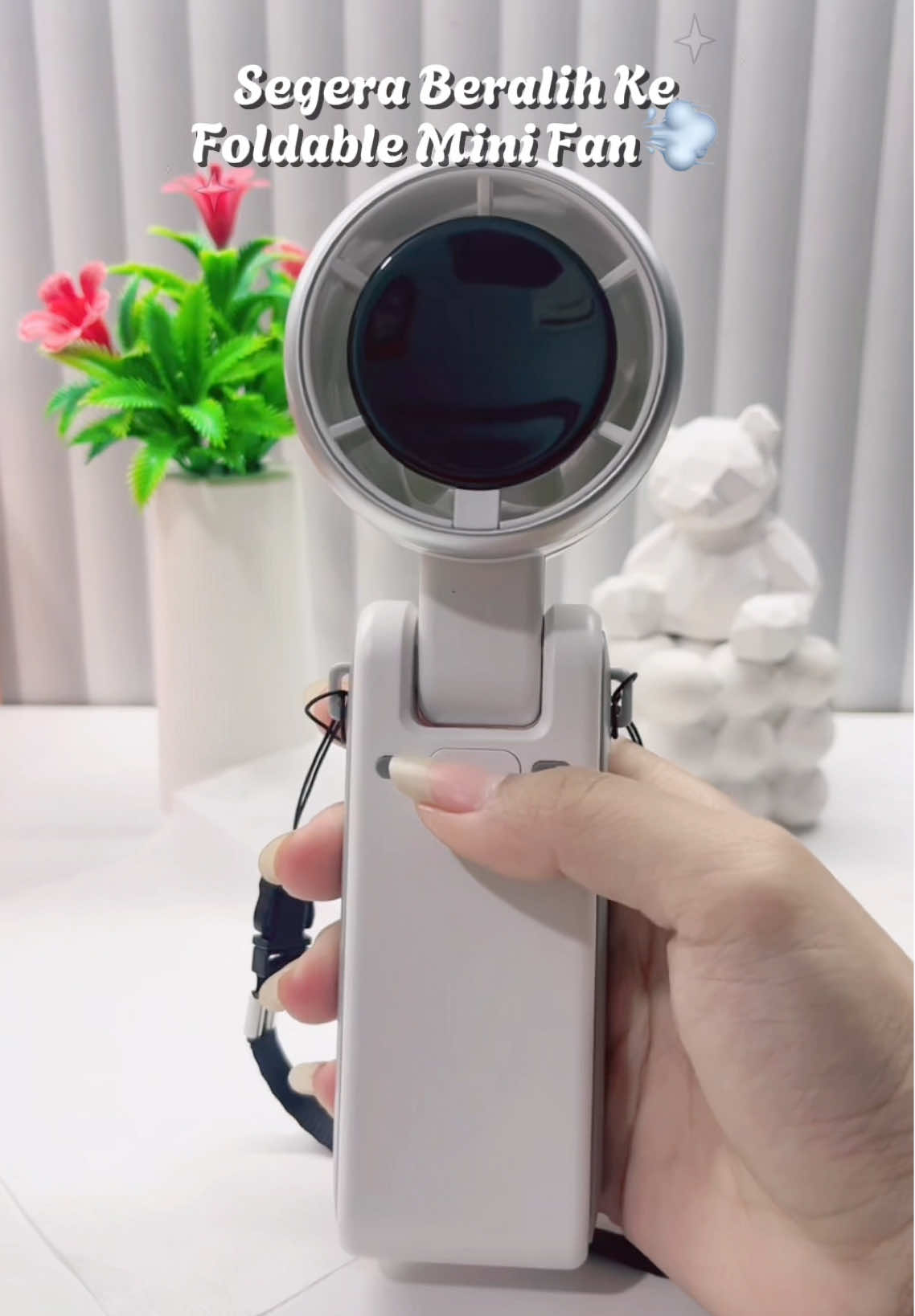 Yuk beralih ke Kipas Angin Mini Lipat, anginnya kenceng & bisa di bawa kemana mana✨ #kipaslipat #minifan #kipasminimurah #kipasanginportable #kipashighspeed 