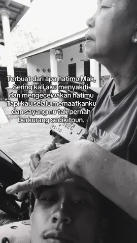 Tak pernah terdengar kata lelah dari lisanmu mak, meskipun sebenernya tubuhmu berbicara “aku lelah seharian ini”