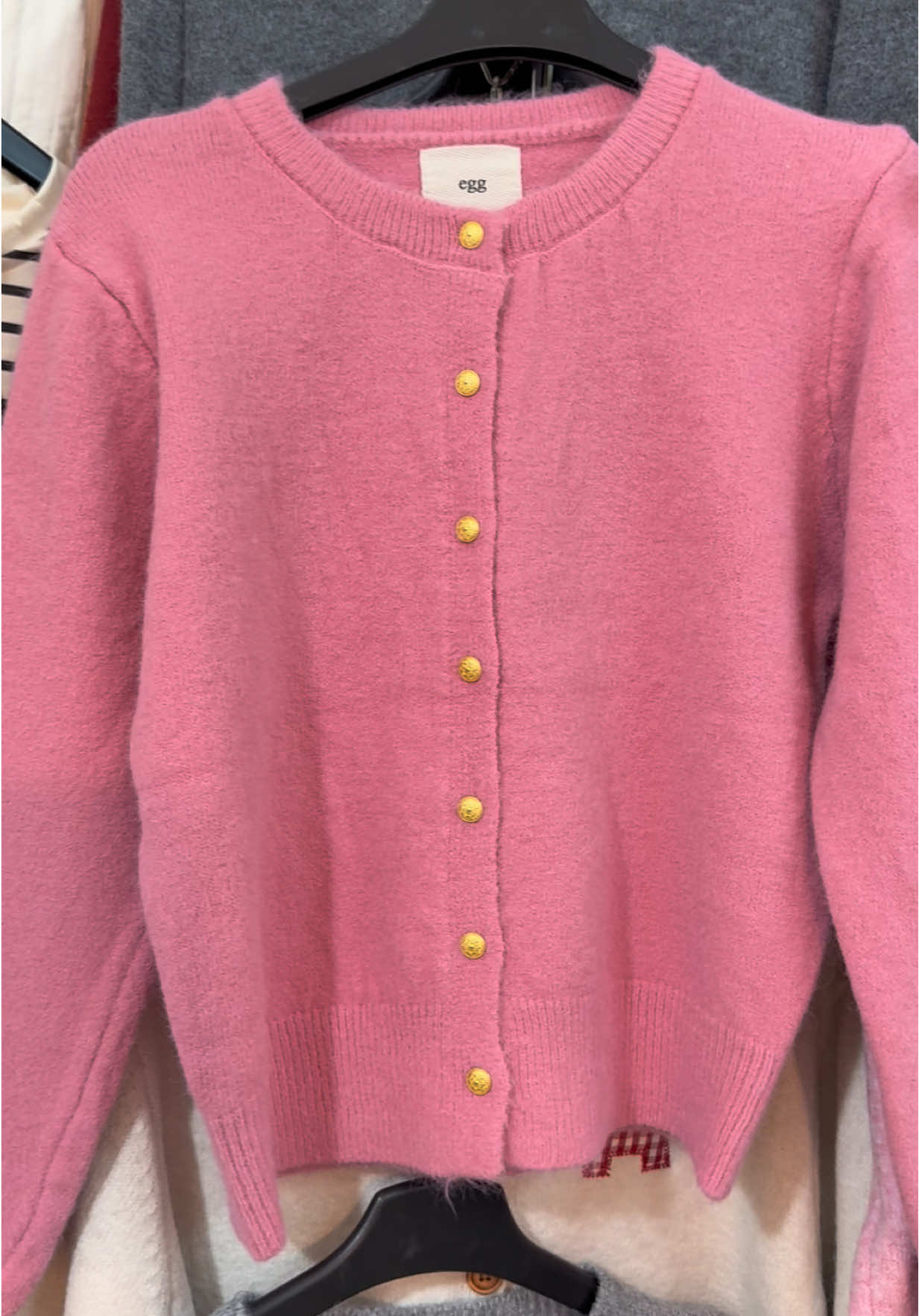 Áo khoác cardigan màu hồng #aolenquangchau #aokhoaclencardigan #aocardigan #aolendetkim #aolennu 