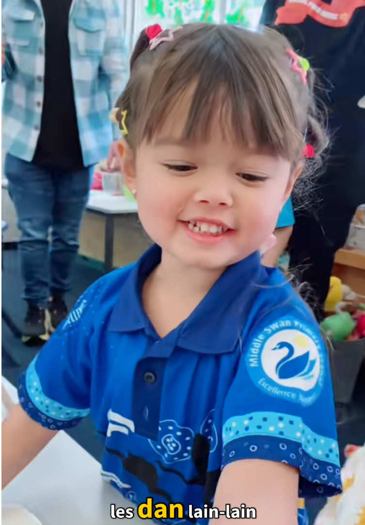 Mamy selalu ksih madu vitamin dari @sohoney_jr untuk menjaga daya tahan tubuh dan nafsu makan Kimberly makin lahab 