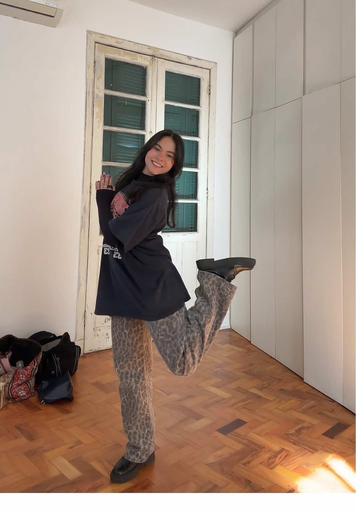 #outfit #fashiontiktok #creatorsearchinsights #fyp #marketinggirl 