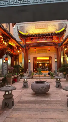 Bị vợ tát 1 cái tôi vô tình xuyên không trở lại 500 năm trước #fyp #trending #sanvuonphuongdong #nhadep #kientruc 