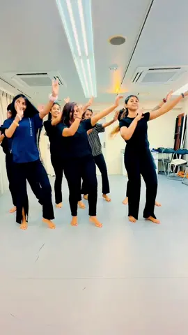 Aja mahive🖤 #japan #srilanka #dance #wishwadhinu_dancing_troupe @Divya 🖤🥀 @Mila_official✌️❤️💜 @プージャ 🇯🇵🇱🇰💗 @shwetha nethmini♥️🇱🇰🇯🇵 @Hansi 6:1💜🐌 @Dev 🇱🇰🇯🇵 