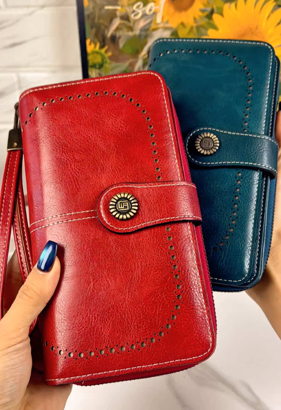 #cardwallet #momtok #pursetok #travellife #walletcollection #shoppingaddict #ShoppingSpree #cards #credit #pursecollection #onsale #musthave 