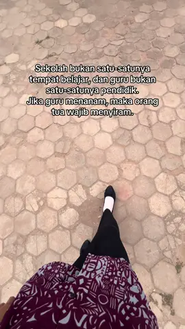 Pendidikan anak adalah tanggung jawab bersama bukan saling melepaskan🙏 #guru #gurumuda #orangtua #pendidik #fyp 