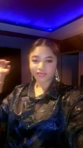 #mnahadisi #challenge #bay@ladivasamra# j attend vos vidéos 1000 vidéo ont sort la chanson #comores269♥️🌙🏝🇰🇲 #tanzaniantiktok🇹🇿 