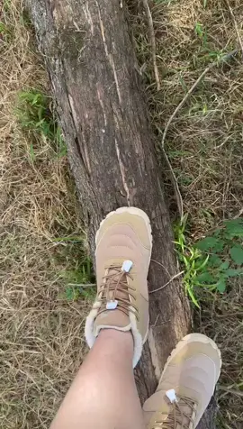 barefoot，snowboots#freeyourfeet #Outdoors #pyfツ #barefoot #snow boots#tiktokmademebuyit #Hiking #wintershoes 