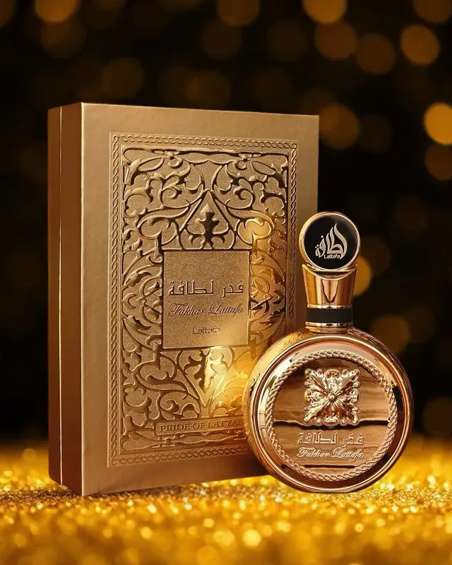 ✨ Fakhar Gold ✨ Perfume árabe masculino, luxuoso e marcante, feito para homens que desejam transmitir poder, sofisticação e exclusividade em cada detalhe. 👑🔥 ✨ Tipo de fragrância: oriental amadeirada com toques adocicados, intensa e envolvente, perfeita para ocasiões especiais e para quem quer se destacar.