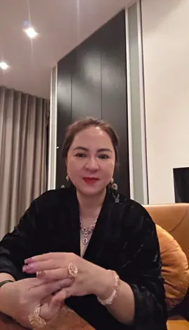 caiiiiii lắm🤣🤣🤣🤣 #christina6666 #xuhuongtiktok #cophuonghanglivestream #trieuview #kimcuong 