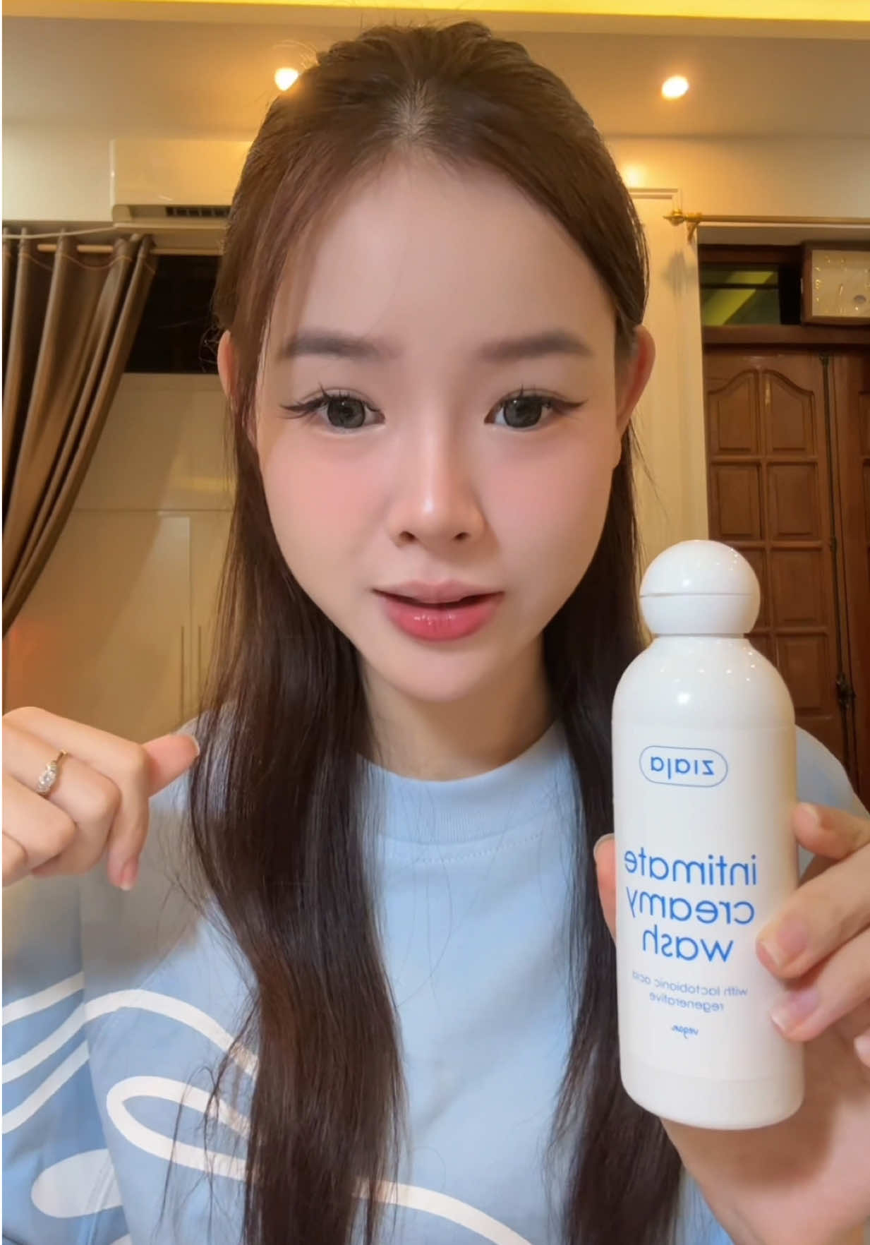 Buồn buồn khó tả lắm=)))))