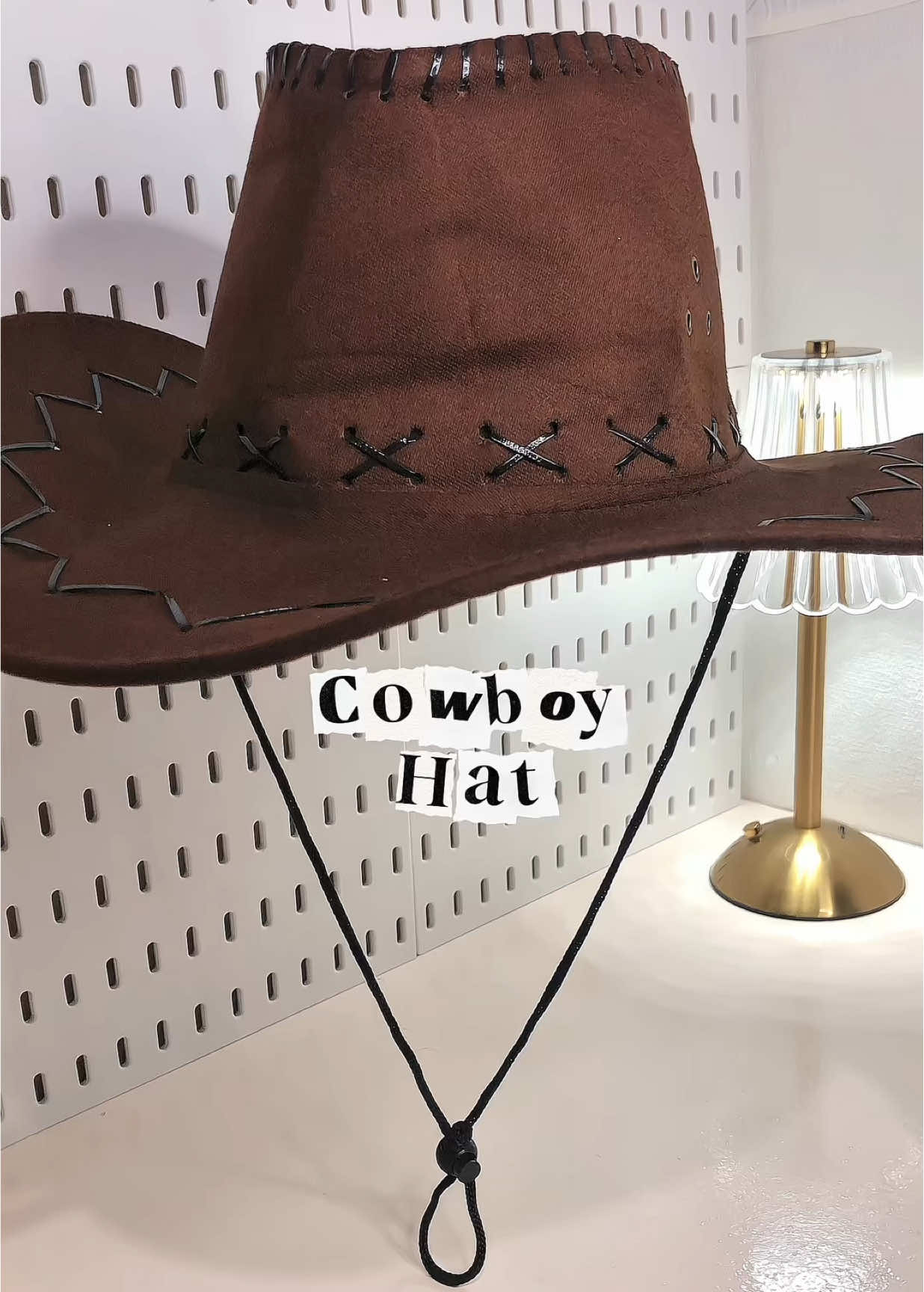 old town road 🤠 #cowboyhat #cowboyhats #cochella #cowboyoutfit #oldtownroad 