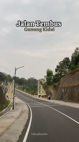 Ada yang pernah lewat sini?  📍Jalan tembusan Gunung Kidul #jalanjalan #fypシ゚ #viral #berandatiktok #jalanbaru #tembusan #jalanbarugunungkidul #jogja24jam #jogjaistimewa #wonderfulindonesia 
