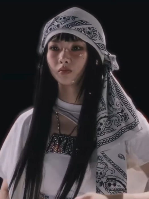 buồn ngủ nhưng vẫn đợi và thấy ebe nhảy rất là iu @Ánh Sáng AZA #anhsangaza #embietoi #xhtiktok #azaholicgrp 