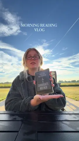 Gooood morning 🍂🍂🍂🍂 #BookTok #readingvlog #freidamcfadden 
