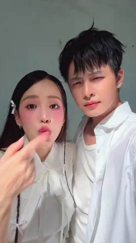 Kệ mình nhắm mắt iu nhunnnn #ginpu #puka #gintuankiet #crisphan #kenhammatyeuluon 