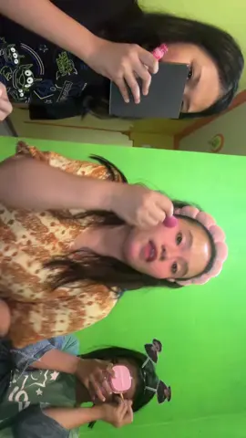 Anak VS emak 😂#fyp #tren #makeup #pipiudahdimenormenorin #viraltiktok #makeuptebal #viral 