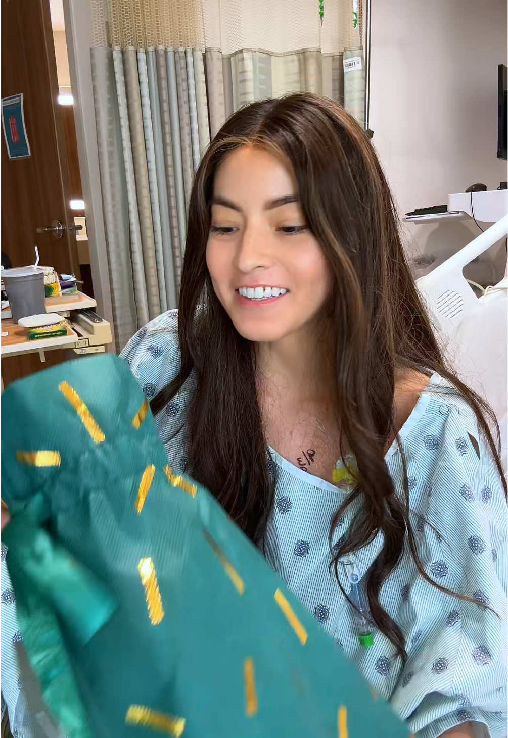 Thank you for bringing a smile to my face while I’m at the hospital, I’m so grateful for all of your support 🥰💕 Also thank you @Lys B for the idea! 