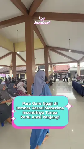 Guru Ngaji Tersenyum! Mulai hari ini para guru ngaji sudah bisa mengambil insentifnya. Untuk daerah awal yang sudah terlaksana adalah di Kecamatan Sumberbaru. Para guru ngaji tidak perlu mengantri di bank secara lama seperti tahun sebelumnya, cukup pergi ke kantor desa saja. #liveatjember #gurungaji #insentifgurungaji #insentifgurungajijember 