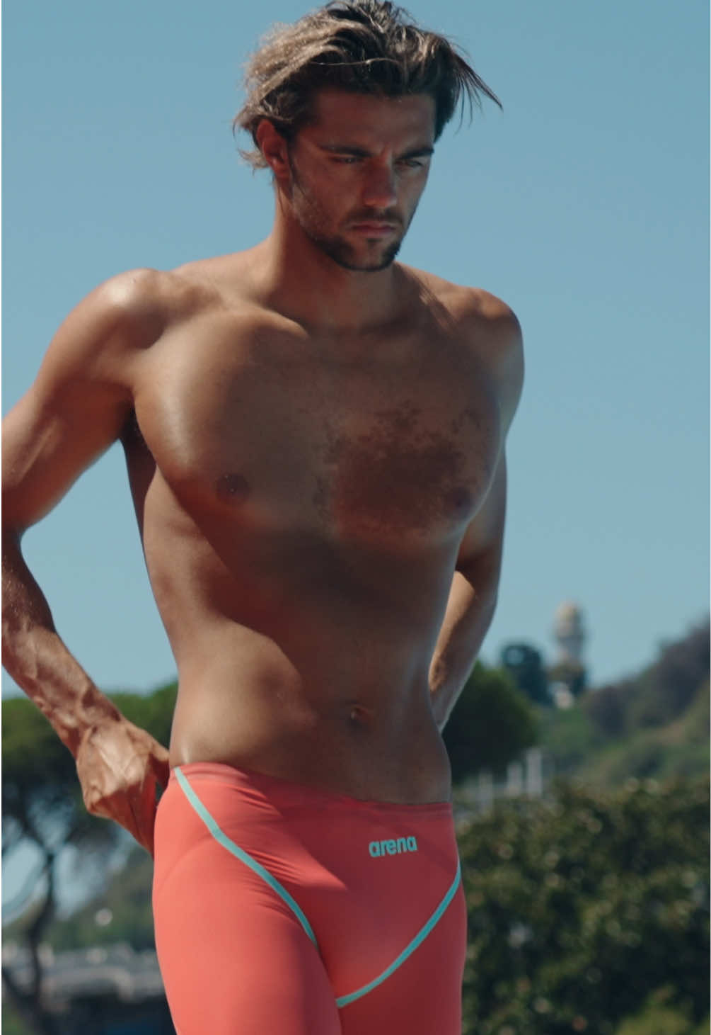 Keeping the heat alive in Fall with our new limited edition SUNSET CORAL colourway, available in both our Carbon Glide & Carbon Air2 suits. 🌇   What do you think of the new colourway? #PlanetWater  #swimmer #swim #arena #olympic @Thomas Ceccon ✅ @noeponti 