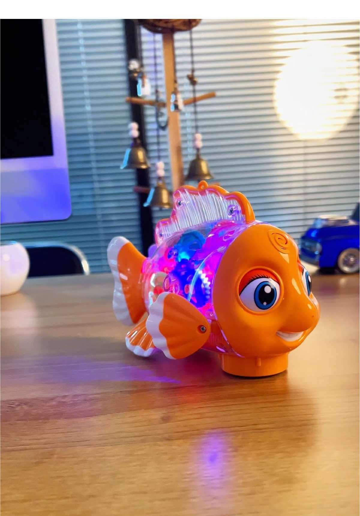 Walking fish with lights AND music?! You have to see this! #GearFishToy #WalkingFish #LightUpToy #KidsToyTrend #kidstoy 