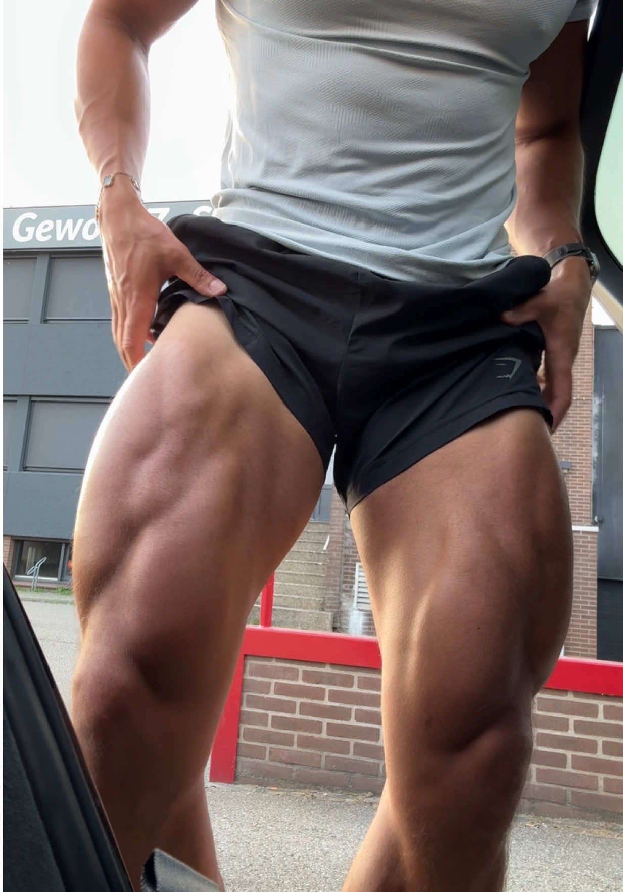 All time favorite exercises 🫡 Bulgarian split squat // 3 sets 12-15 reps Goblet squat // 3 sets 15 reps Romanian deadlift // 3 sets 12-15 reps Leg extension // 2 sets Jason’s variant DB RDL Smith machine // 3 sets 12-15 reps   @Gymshark code: JASON10 #GymTok #legday #motivation #fyp 