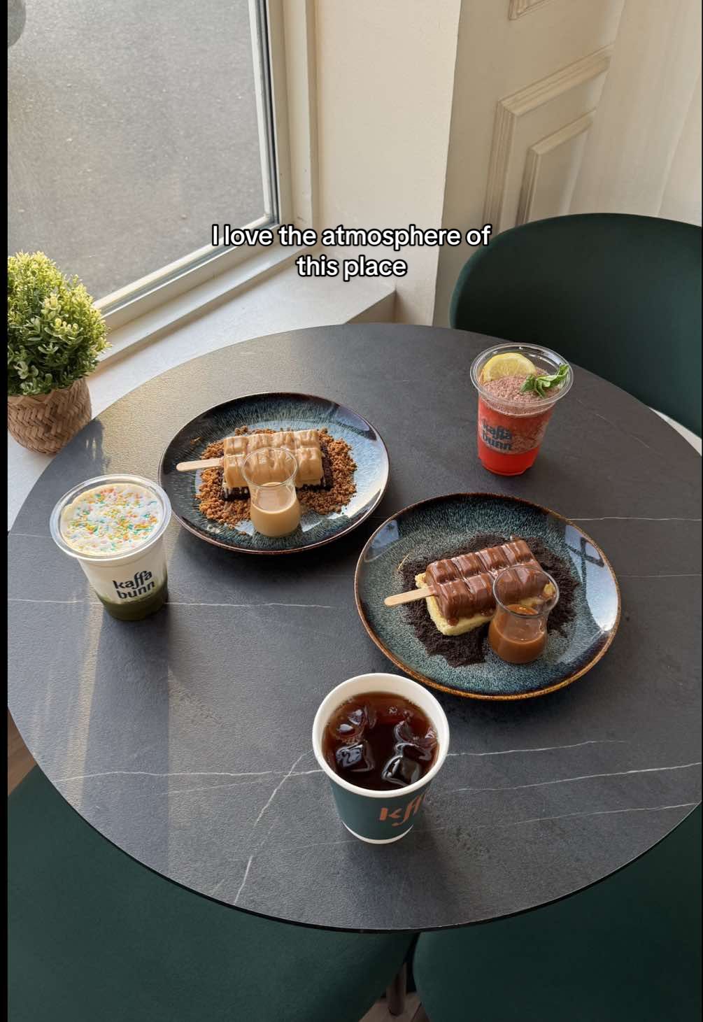 اخيرا كوفي يدلع البنات 🎀🥹 @kaffa_bunn #اكسبلورexplore #كوفيهات_جدة #كوفي #قهوة_اليوم مواعيد العمل عندهم عشان تعرفون من السبت للاربعاء من 7 صباحا ل1 صباحا  والجمعه من 1ظهرا ل3 صباحا  والخميس من 7صباحا ل3 صباحا