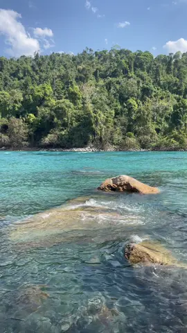 Perfeita 🩵 #praia #angradosreis #praiadolaboratorio #beach #sunsetbeach 