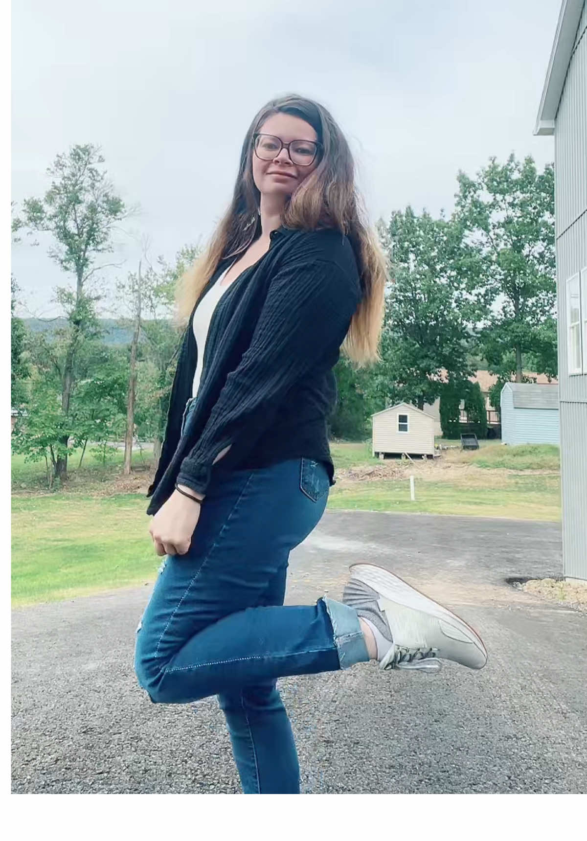 Apparently TikTok knew that I put on real clothes today because it recommended this sound 💁🏻‍♀️ #momfashion #fitchecks #millenialmoms #creatorsearchinsights 