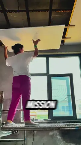 Bricoler tout seul, mission impossible ? Pas avec cette astuce 🎁 #lesaviezvous #lesavaistu #apprendresurtiktok #bricolage 